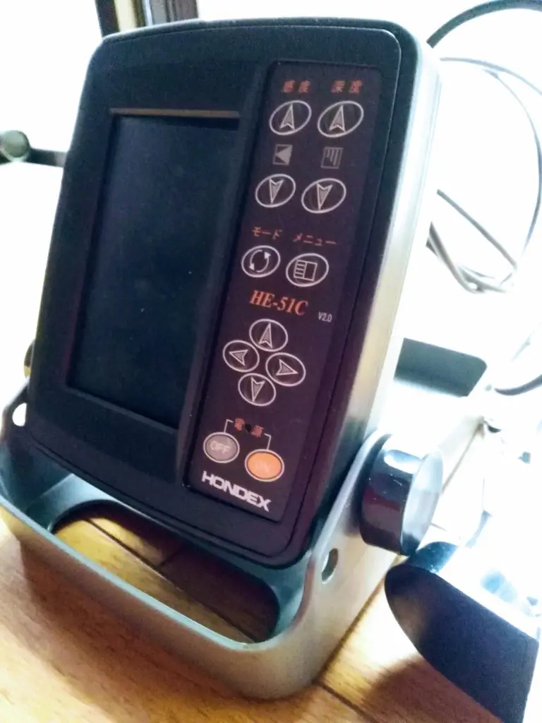 ワカサギ釣りに使える魚探HONDEX HE-51Cを980円で購入しました。バス 